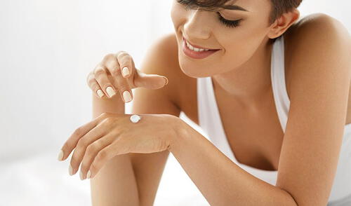 Unas manos ásperas pueden ser causa del mucho uso de productos químicos de limpieza. elpopular.pe