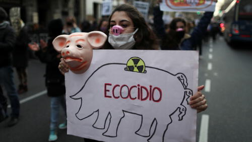 Protesta contra la producción de carne de cerdo argentina para exportación a China, en Buenos Aires, Argentina, el 31 de agosto de 2020. elpopular.pe
