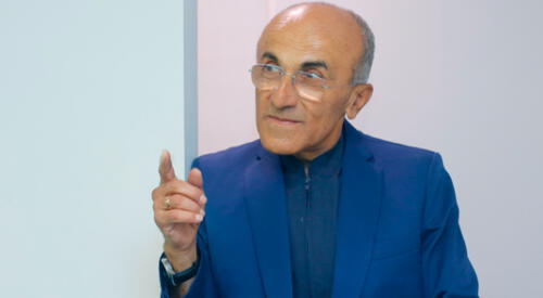 “Lo que se necesita hacer es eliminar el azúcar blanco: tendrá síntomas como dolores de cabeza y mal humor porque el azúcar es como las drogas”, indicó el Dr. Pérez Albela. elpopular.pe