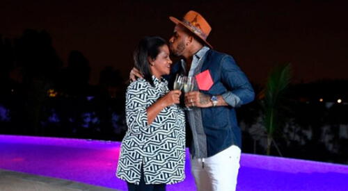 Jefferson Farfán celebra el Día de la Madre junto a Doña Charo. elpopular.pe