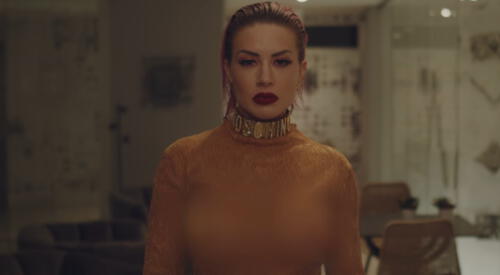 La cantante Leslie Shaw lanzó el videoclip de su nuevo tema “Sola y soltera”, y recibió el cariño de sus fans en redes sociales. elpopular.pe