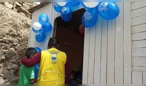 Vecinos implementan un aula educativa para que sus menores hijos puedan tener Internet. elpopular.pe