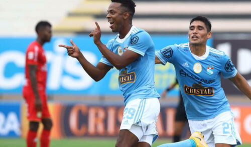 Avila se une a los festejos de Loyola por su gol marcado. elpopular.pe