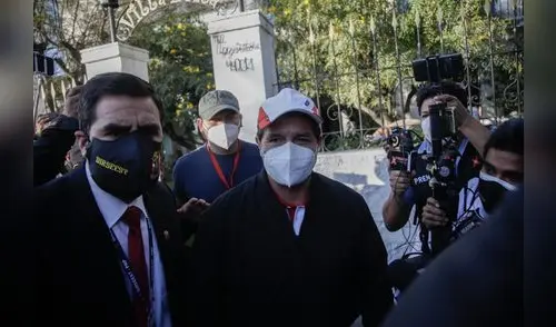 Pedro Castillo se reunió en hotel con su equipo elpopular.pe