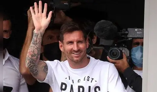 Lionel Messi saluda a los hinchas del PSG elpopular.pe