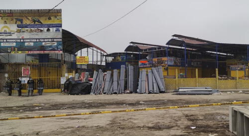 Mercado Unicachi quedó afectado en su parte de atrás. elpopular.pe