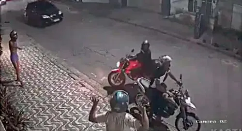 El conductor trató de evitar el robo y atropelló al ladrón. elpopular.pe