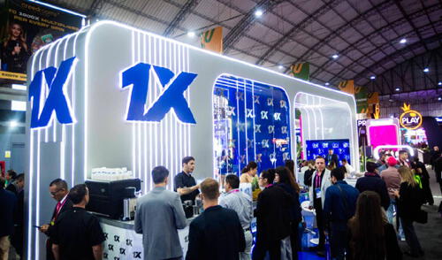 En su stand, 1xBet ofreció una experiencia única con actividades interactivas y un sorteo de productos tecnológicos. elpopular.pe