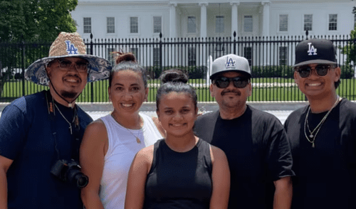 Votó por Trump y pidió más deportaciones ahora suplica por su esposa detenida. elpopular.pe