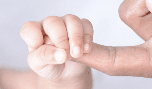 Jueces paralizan medida de Trump que afectaba a miles de familias. elpopular.pe