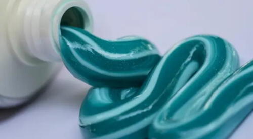 A través de un comunicado oficial de la ANMAT, se ha decidido retirar una gran cantidad de lotes de una reconocida marca de pasta dental del mercado argentino. elpopular.pe