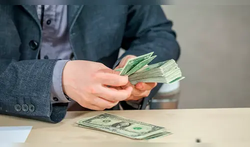 Le depositaron 330 veces su salario por error, renunció y ahora la justicia lo absuelve: dictó sentencia a favor del trabajador elpopular.pe