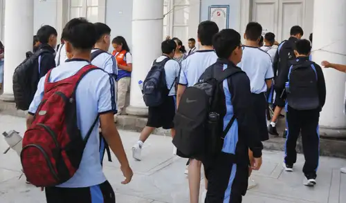 Alumnos gozaron de cuatro días de descanso por feriados largo y fin de semana en diciembre elpopular.pe