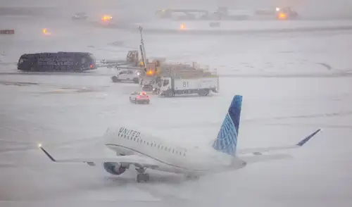El frío extremo golpea los cielos de EE.UU. récord de vuelos cancelados tras la pandemia. elpopular.pe