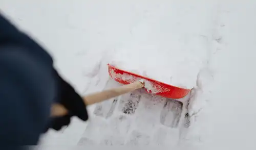 Tormenta invernal y riesgo cardíaco la edad clave que debes conocer antes de palear nieve. elpopular.pe