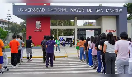Decenas de alumnos postulan a la facultad de Medicina para la UNMSM elpopular.pe