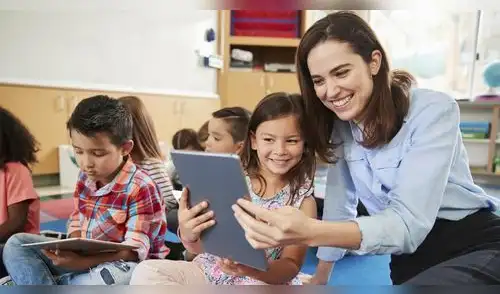 Especialista analiza los desafíos que enfrentan hoy los docentes ante la pérdida de autoridad en las aulas. elpopular.pe