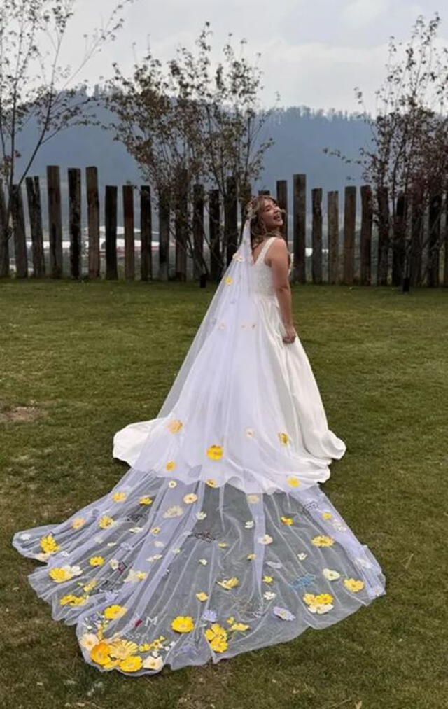 <strong>El espectacular vestido de novia de Daniela Luján.</strong>   