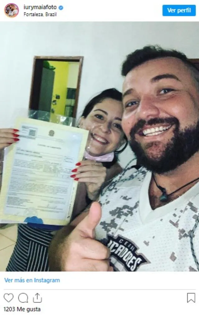 La pareja registró su divorcio con una fotografía dónde posaban felices.   