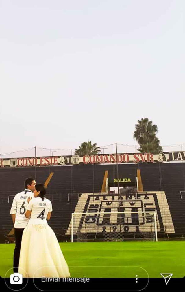 Hinchas se casaron en el Estadio de Alianza Lima. | FUENTE: Internet.   