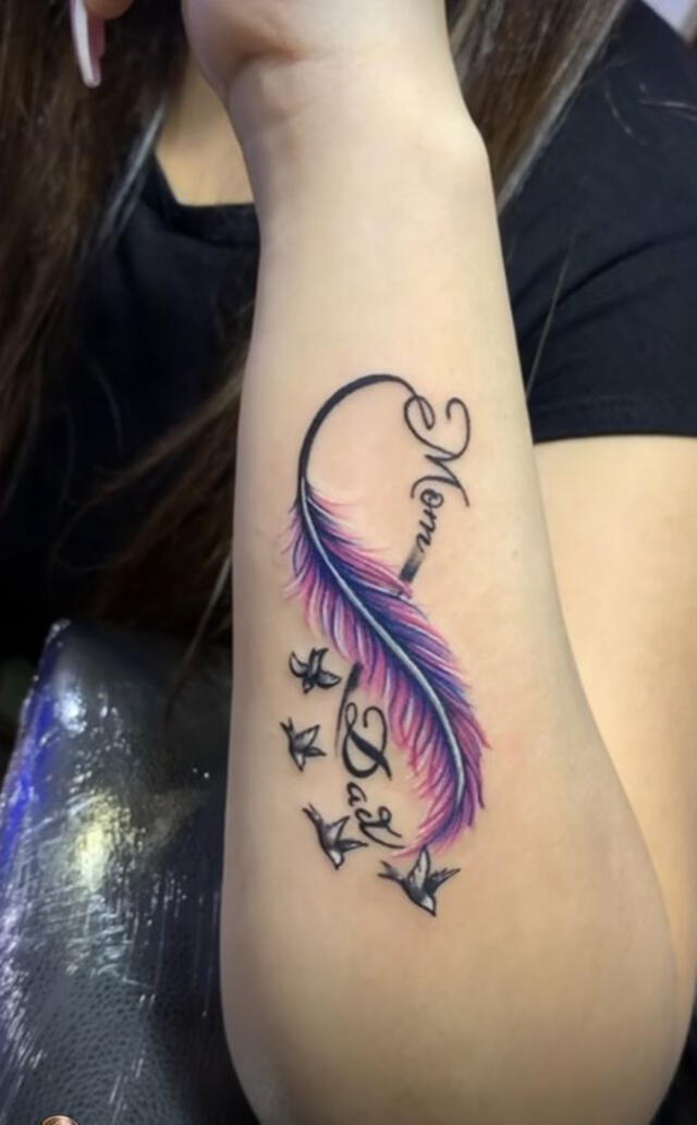 Tatuje de infinito.