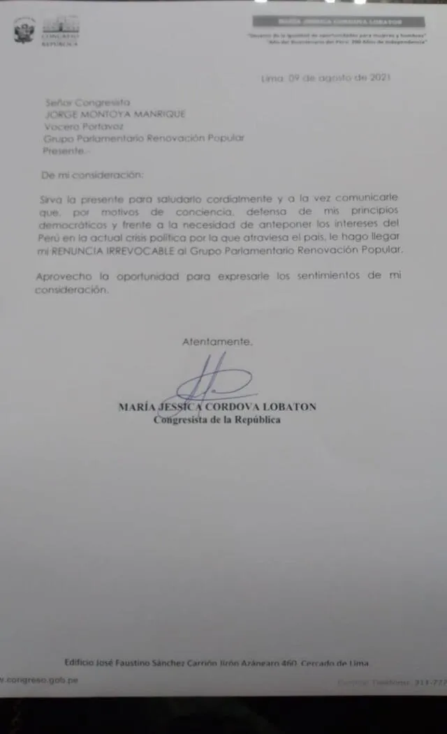 Renuncia de María Córdova.   