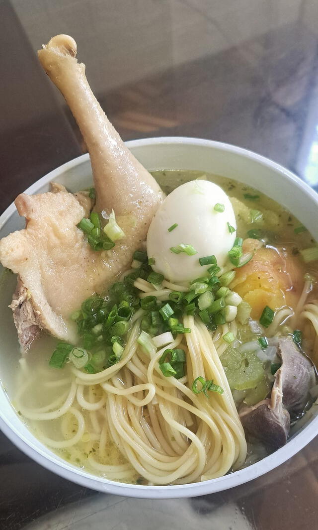 Caldo de gallina a precio económico.