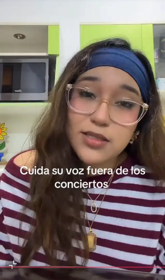 Sharik Arévalo decide no cantar en su transmisión para cuidar su voz. Sharik Arévalo decide no cantar en su transmisión para cuidar su voz.