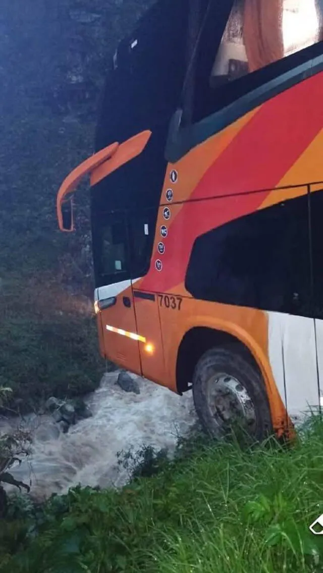 Accidente de Móvil Bus no ha dejado heridos ni fallecidos.