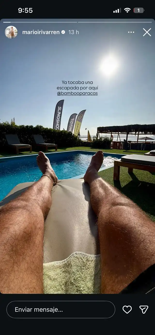 Mario Irivarren sube similar foto en piscina que Kevin Díaz. 
