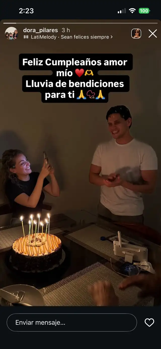 Mamá de Andrea San Martín aparece CELEBRANDO en medio de PROHIBICIÓN para ver a su hija con Juan Víctor Mamá de Andrea San Martín aparece CELEBRANDO en medio de PROHIBICIÓN para ver a su hija con Juan Víctor