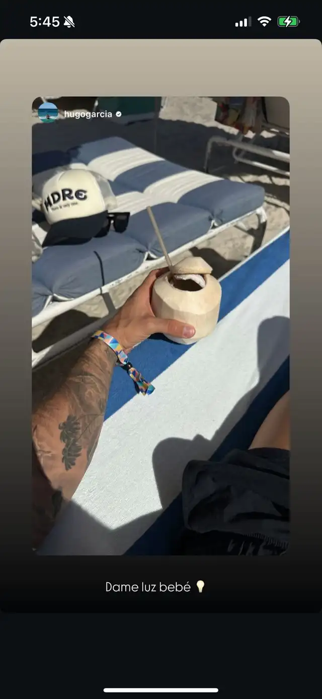 Jefferson Farfán reaparece tras rumores de que habría 'pagado' las cirugías de Melissa Klug Jefferson Farfán reaparece tras rumores de que habría 'pagado' las cirugías de Melissa Klug