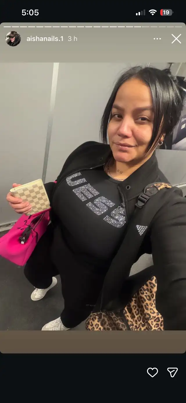 'Prima' de Josimar deja en shock al aparecer sin barriga de embarazo a meses de anunciar mellizos 'Prima' de Josimar deja en shock al aparecer sin barriga de embarazo a meses de anunciar mellizos