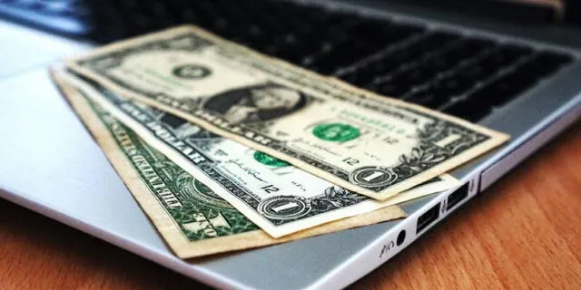  Es muy común realizar el cambio de dólares de forma online solo debes contar con una PC e internet.   