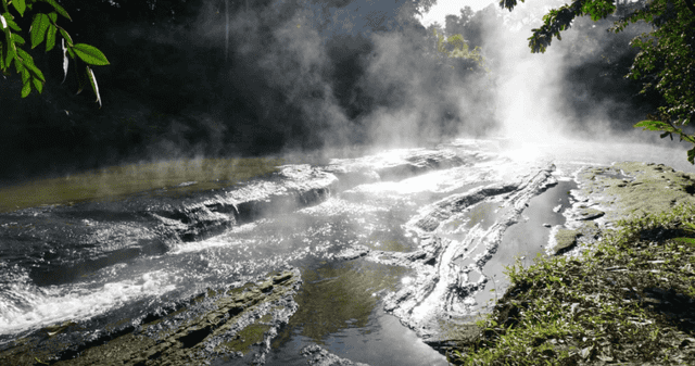 Shanay-timpishka: el río hirviente del Amazonas.