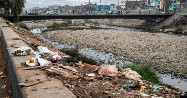 ¿Qué soluciones presenta el gobierno ante la contaminación del agua?