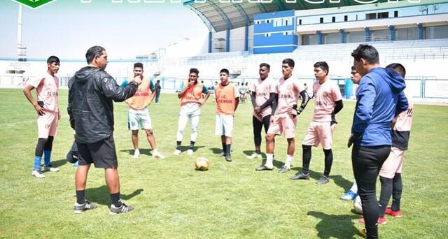 Dirige en Copa Perú y tiene 12 años como entrenador desde fútbol formativo, menores, fútbol profesional.   