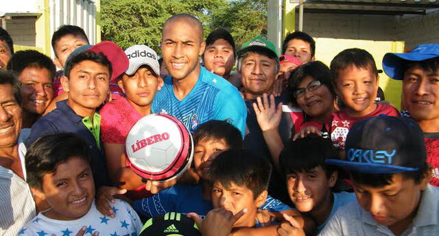 La Bocana Jahirsino Baylón con sus goles tapa la boca a sus