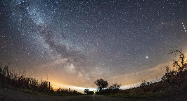 Una lluvia de meteoros de las Líridas sobre la isla de Fehmarn, Alemania, 20 de abril de 2018.