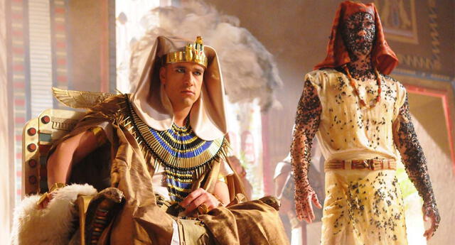 Plaga de moscas azota Egipto en "Moisés y los 10 Mandamientos" El Popular