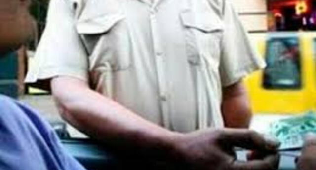 Condenan a policía y abogado por recibir coima de una empresaria El Popular