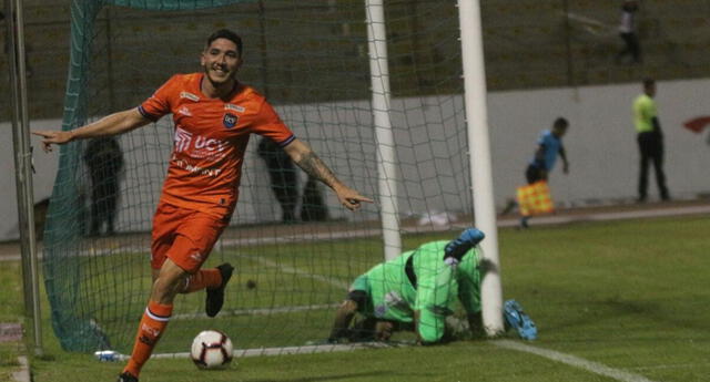 Santiago Silva es la carta de gol de Vallejo: "Soy hincha de Ronaldo y veo videos de Suárez" El Popular