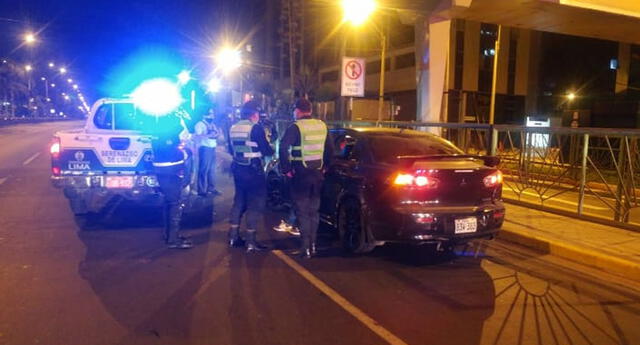 Serenos de Lima frustran huida de conductor involucrado en accidente de tránsito El Popular