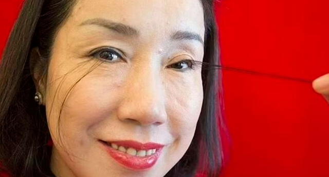 Mujer tiene las pestañas más largas del mundo: Miden 20 centímetros El Popular