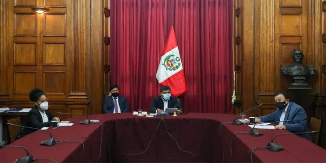 Congreso: Sobrina de Alva Orlandini e hija de Chirinos Soto favoritas El Popular