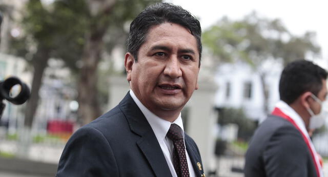 Vladimir Cerrón le responde al congresista Alejandro Cavero tras lanzar comentarios sobre Perú Libre.