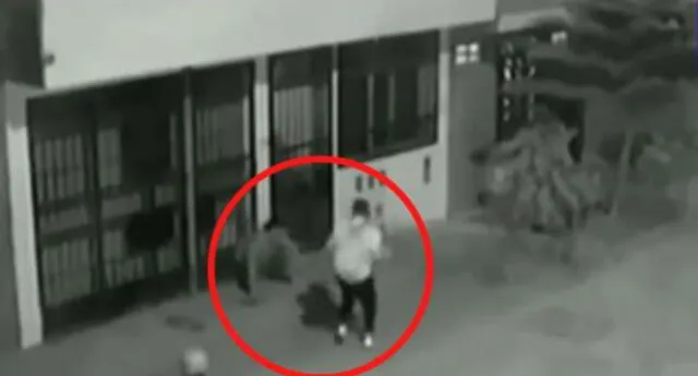 Joven lanza su celular a una vivienda para evitar que le roben, pero le disparan en Callao [VIDEO]