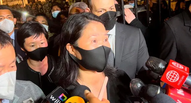 Keiko Fujimori rompe en llanto en el velorio de su madre