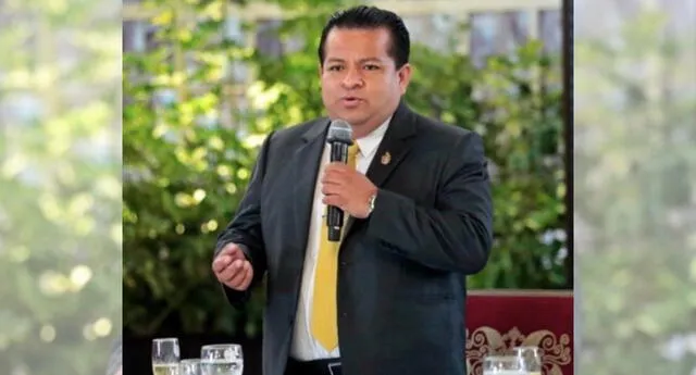Bruno Pacheco, declaró ante la Comisión del Congreso sobre los 20 mil dólares encontrados en Palacio.