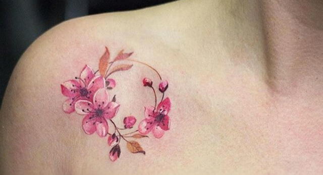 El bello significado de los tatuajes de flor de cerezo o Sakura